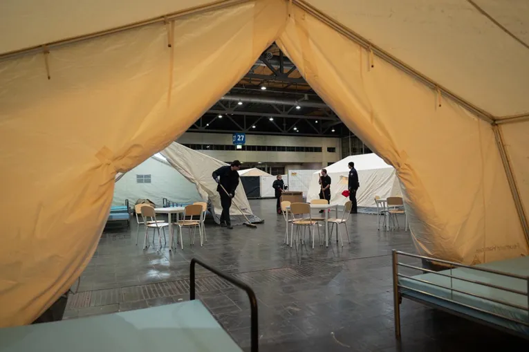Bilder vom Aufbau in der Messehalle 27